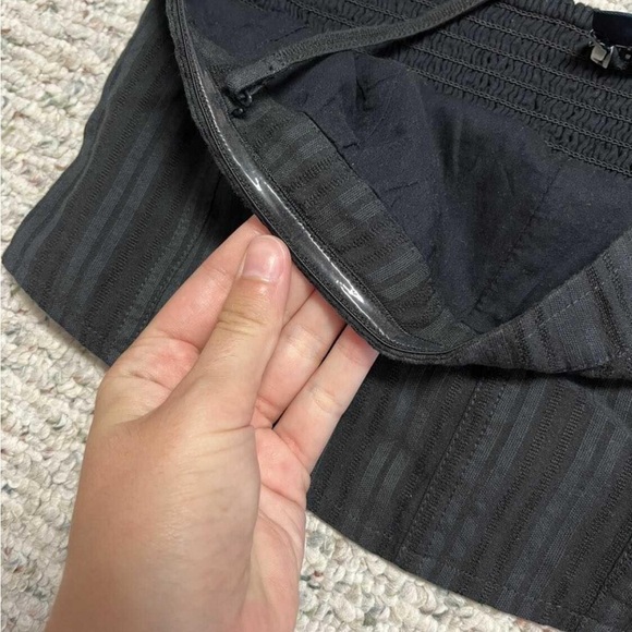 American Eagle top. Small. Removable straps. Cropped - Picture 4 of 5